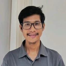 Wai Phyo portrait